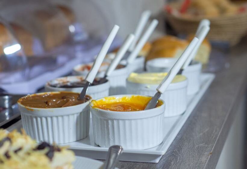 Отель Marechal Plaza