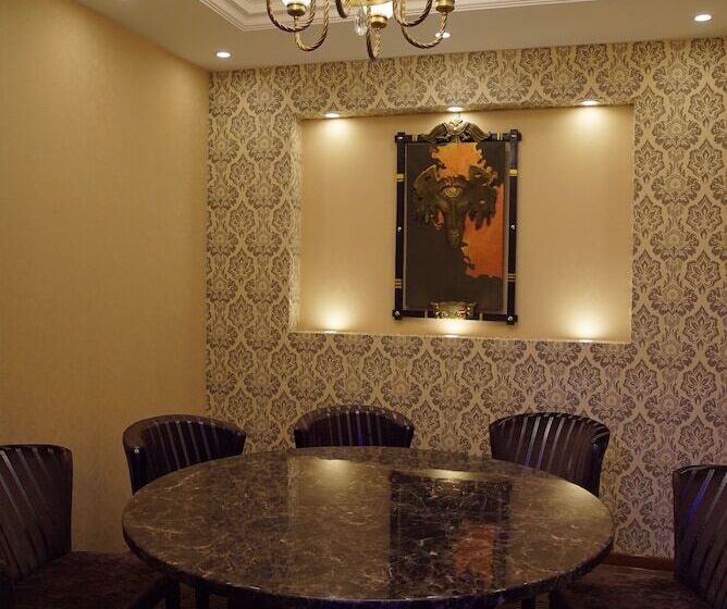 هتل Munkh Khustai