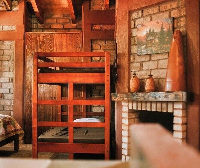 בית מלון כפרי Otinapa Sierra Camps