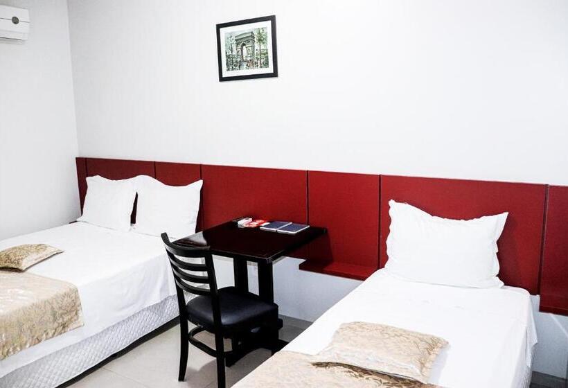 בית מלון כפרי Paris