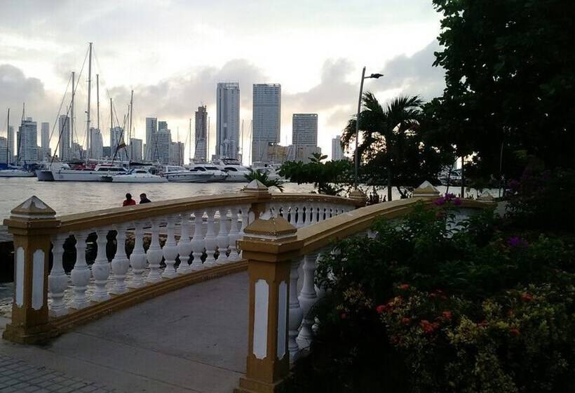 فندق Puerto De Manga