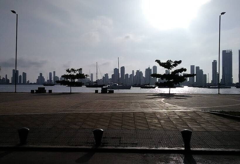 فندق Puerto De Manga