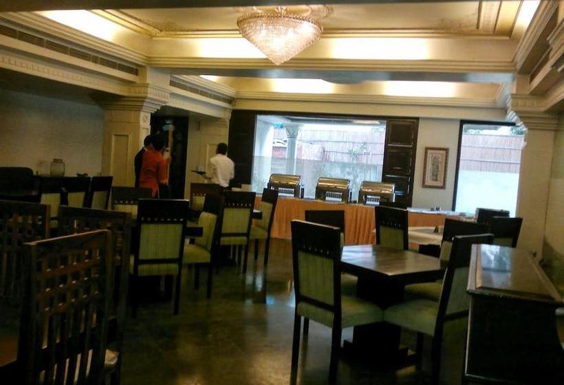 Hotel Rnb Select Blooms And Resort