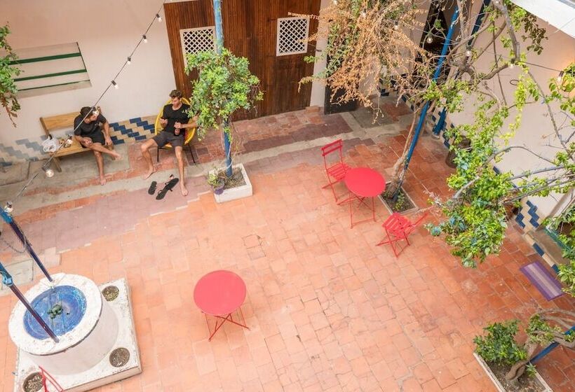 هتل Viajero Colonia Hostel