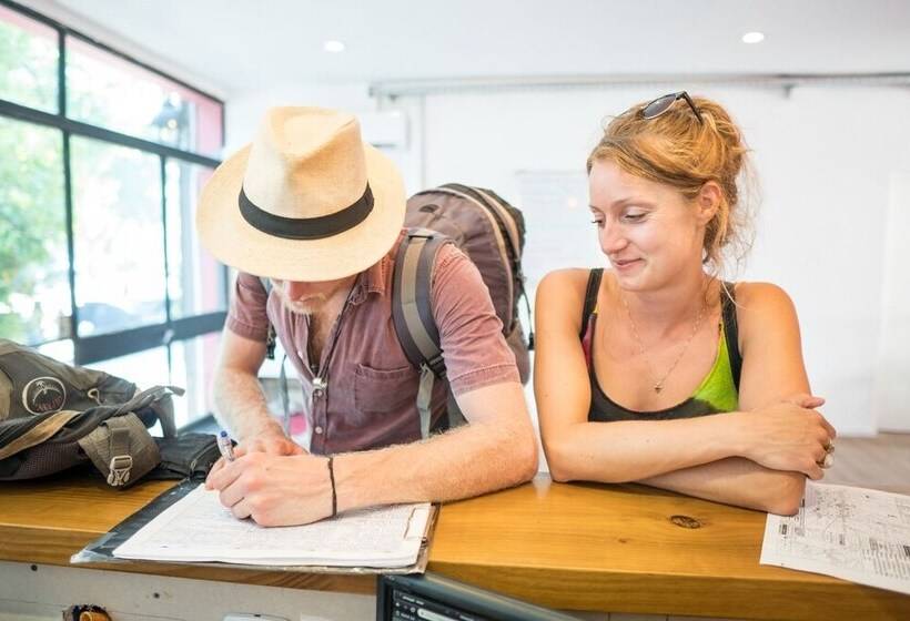 هتل Viajero Colonia Hostel