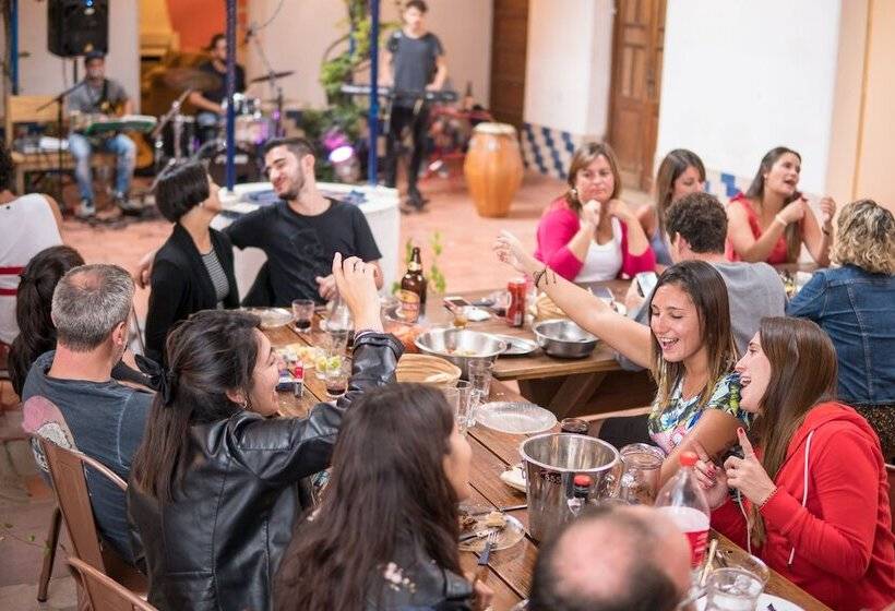 هتل Viajero Colonia Hostel