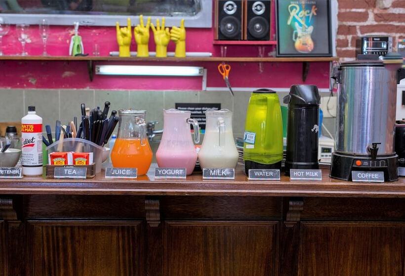 هتل Viajero Colonia Hostel