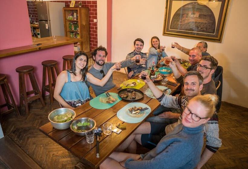 هتل Viajero Colonia Hostel