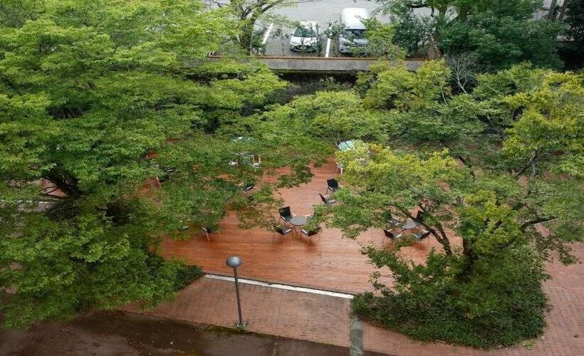 Отель Yamanaka Onsen Hanatsubaki