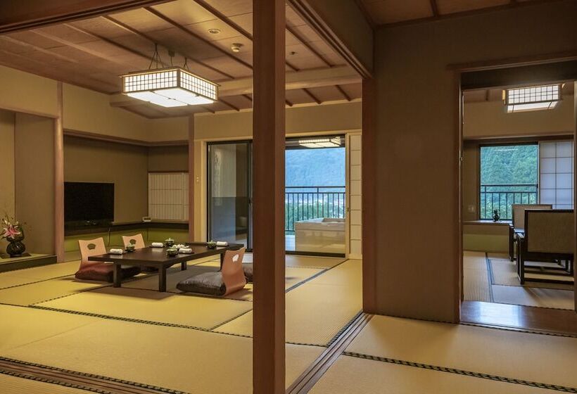 Отель Yamanaka Onsen Hanatsubaki