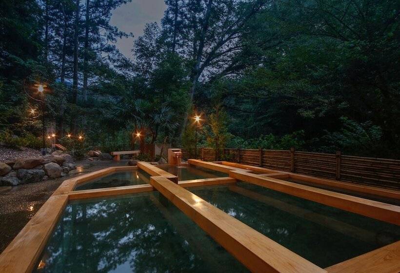 Отель Yamanaka Onsen Hanatsubaki