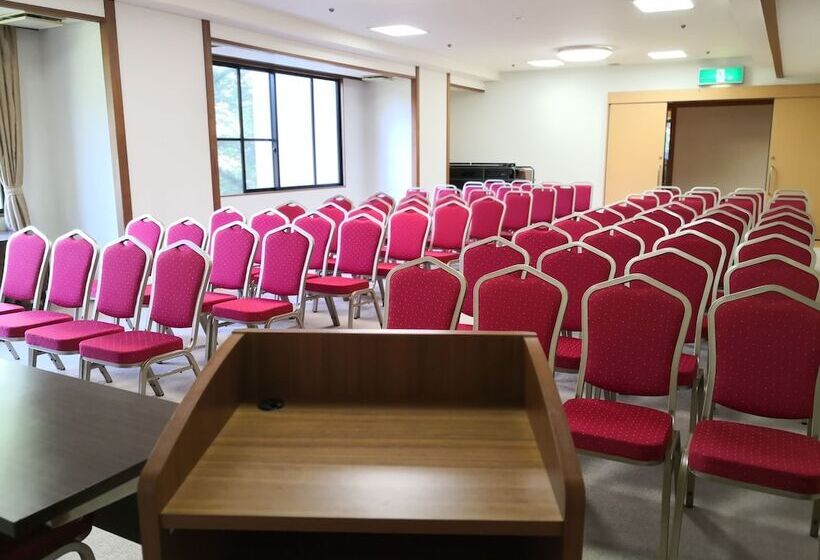 Отель Yamanaka Onsen Hanatsubaki