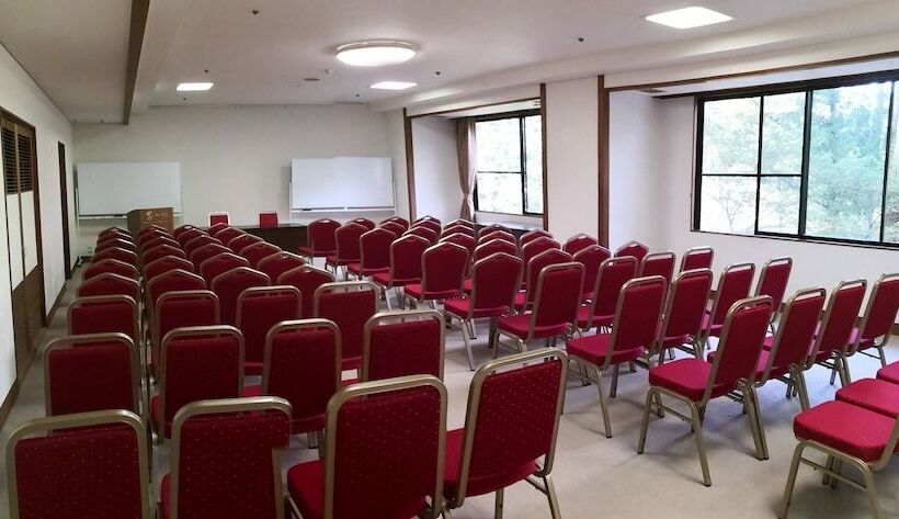 Отель Yamanaka Onsen Hanatsubaki