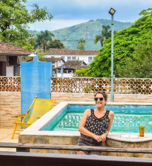 Leo S Clan Beach Hostel