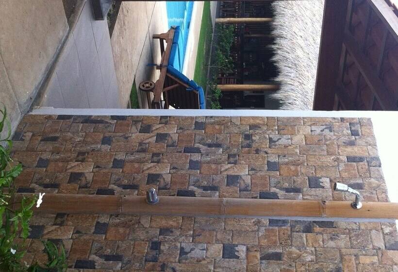 Machele  S Place Beachside Hotel & Pool