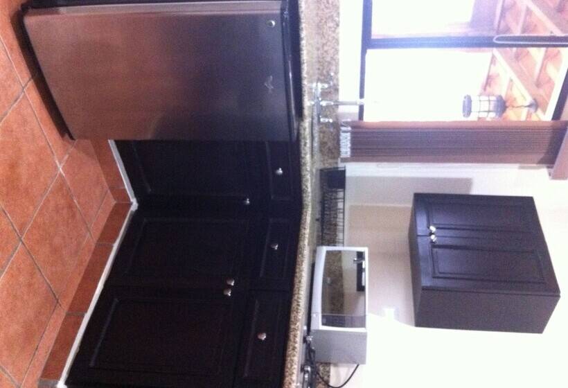 Machele  S Place Beachside Hotel & Pool