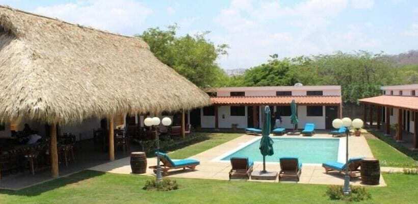 Machele  S Place Beachside Hotel & Pool