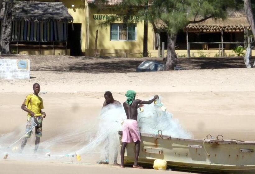 Pariango Beach Motel