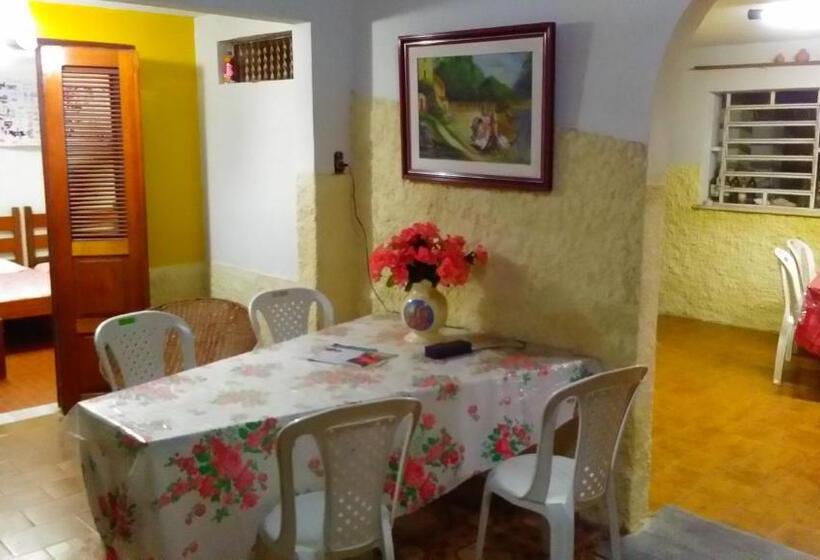 Praieiro Hostel Albergue