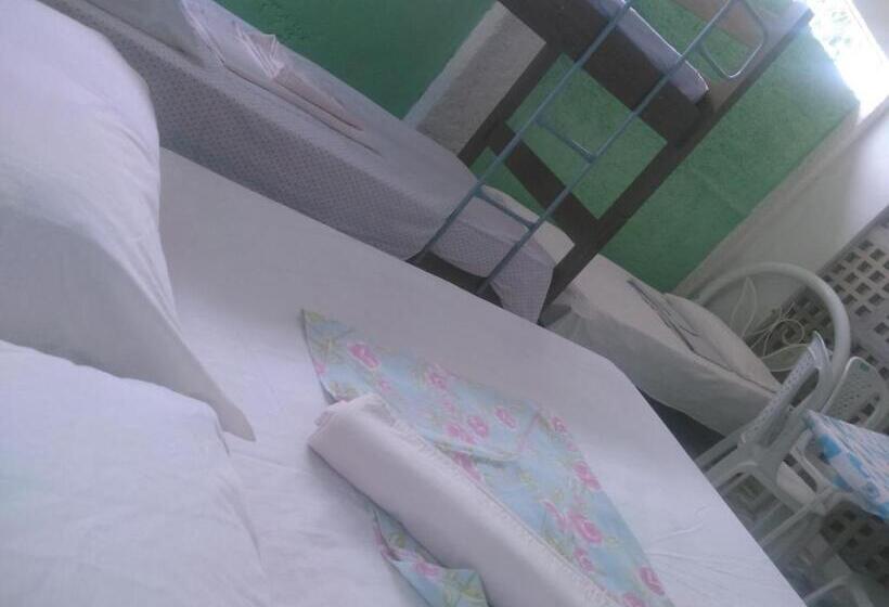 Praieiro Hostel Albergue