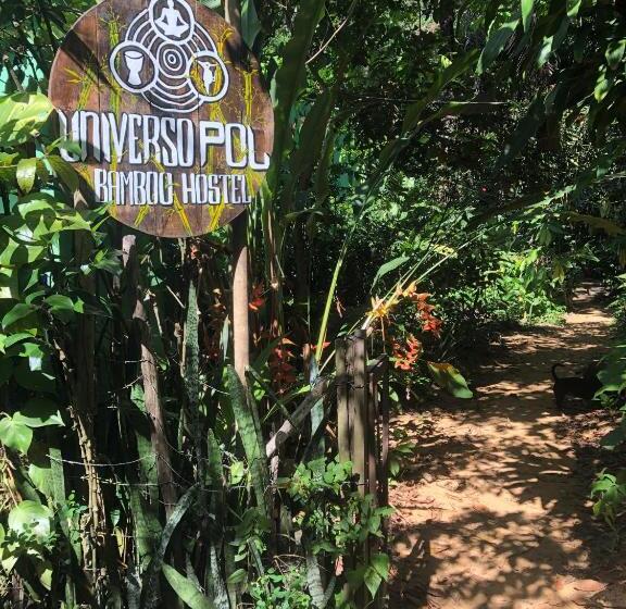 Universo Pol Bamboo Hostel