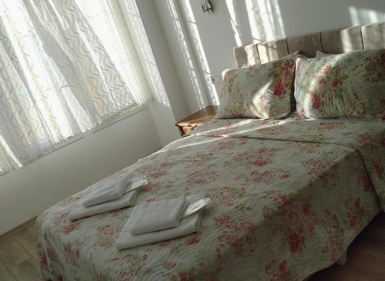 住宿加早餐  Adil Otel