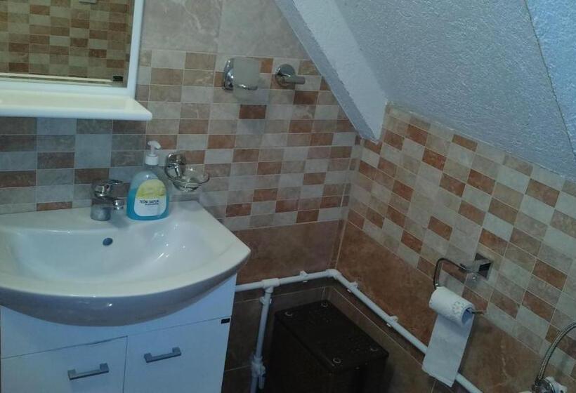 تختخواب و صبحانه Guest House Milena