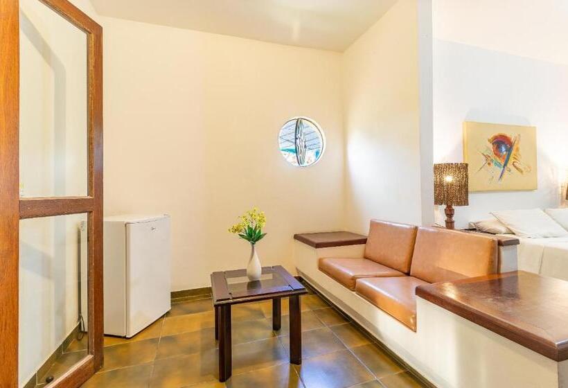 Хостел Pousada Casa Amarela