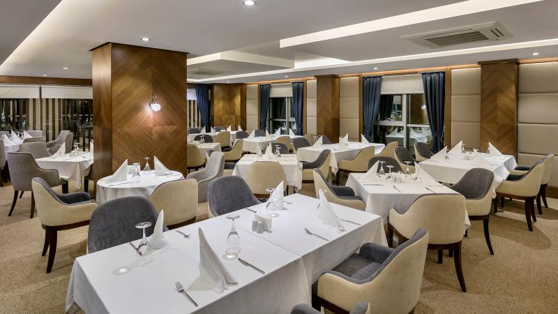 B Business Hotel & Spa