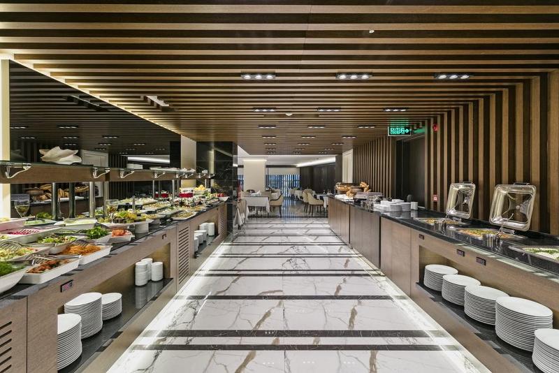 B Business Hotel & Spa