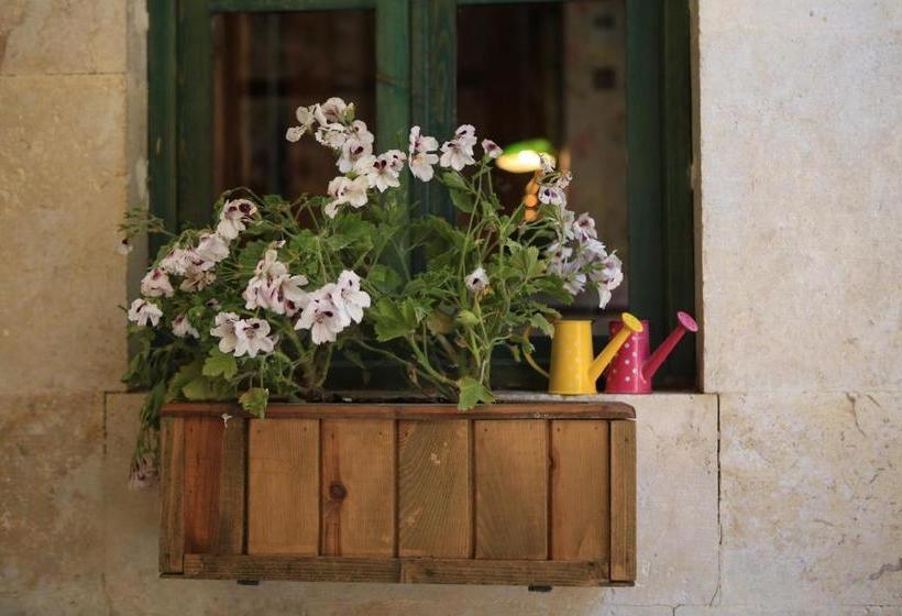 هتل Cicekli Konak