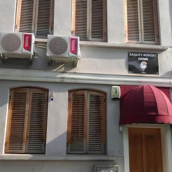 هتل Eagles Budget Homes