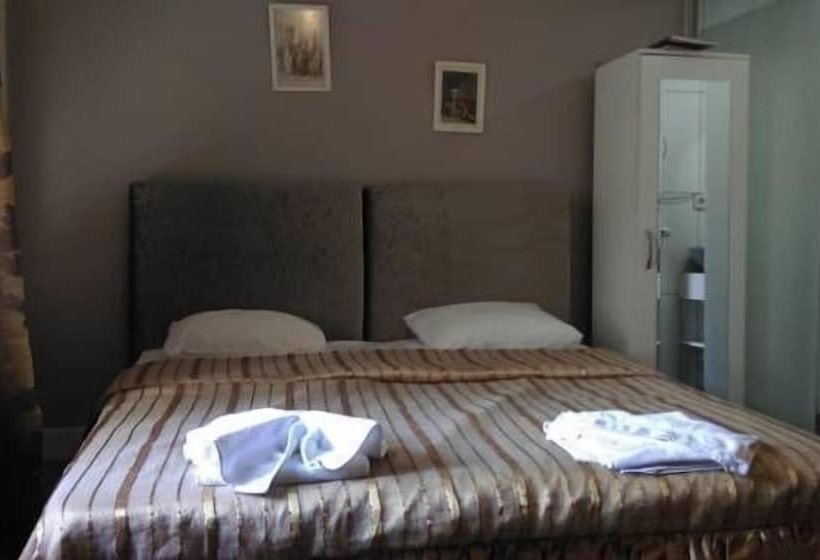 هتل Eagles Budget Homes