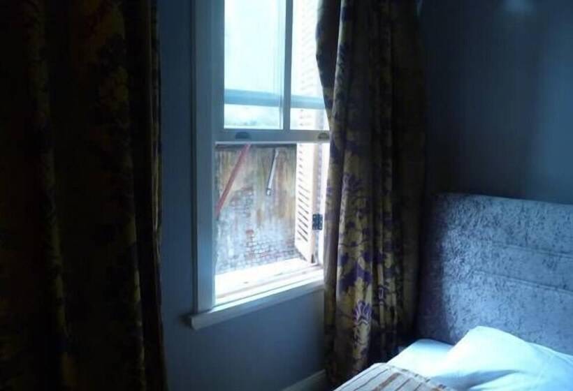 هتل Eagles Budget Homes