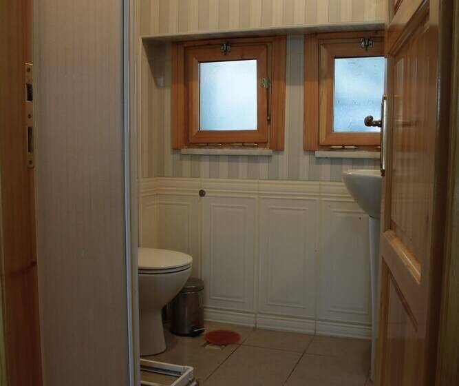 هتل Eagles Budget Homes