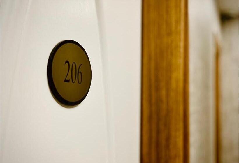 هتل Express İnci