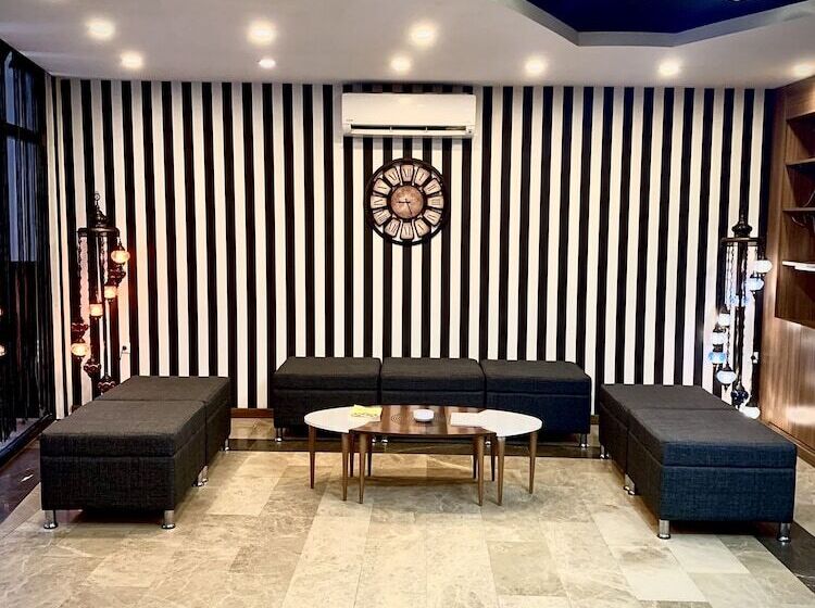 هتل Express İnci