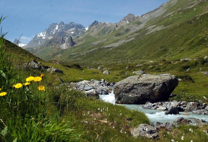 هتل Garni Valülla