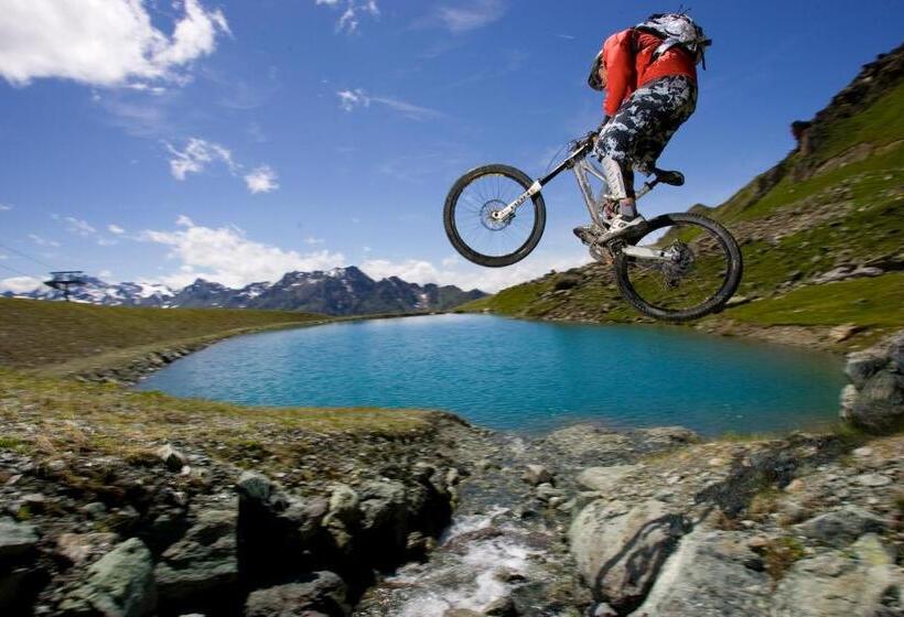 호텔 Garni Valülla