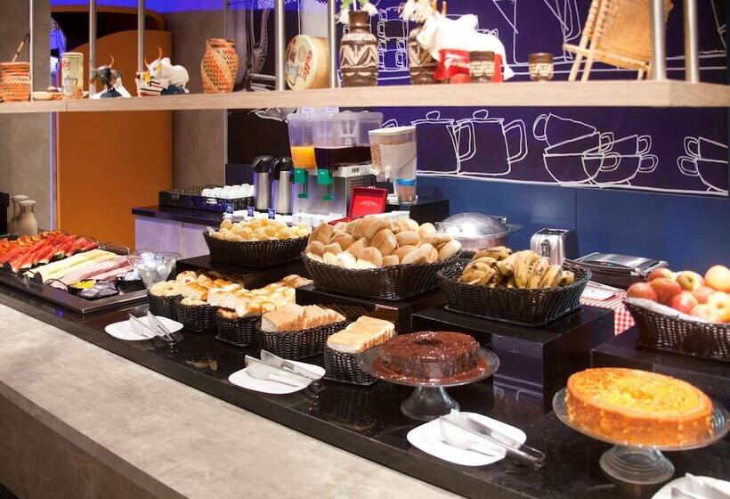 בית מלון כפרי Ibis Budget Manaus