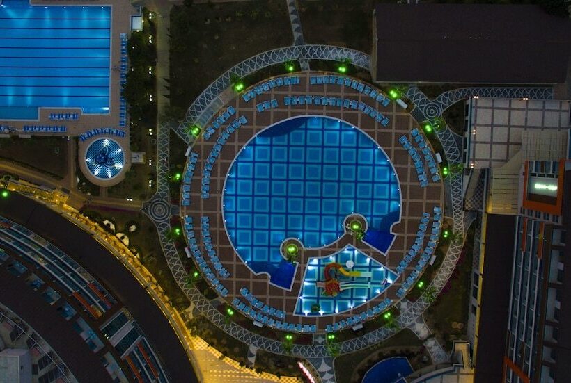 Отель Lonicera Resort & Spa