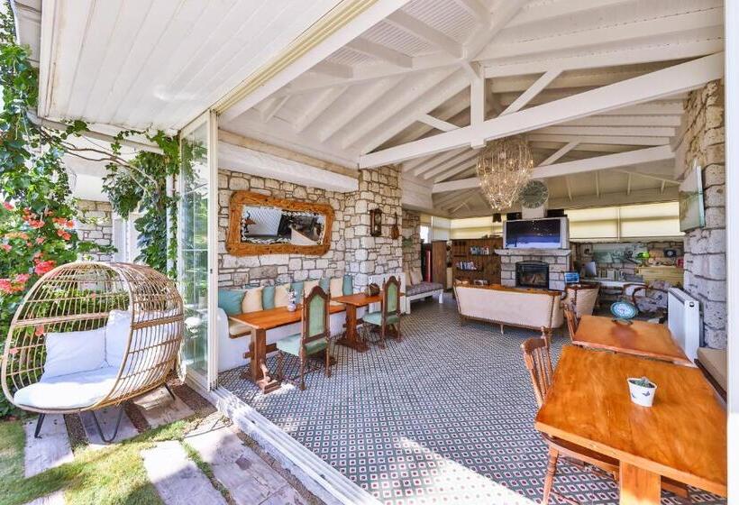 בית מלון כפרי Palas Alaçatı   Adult Only