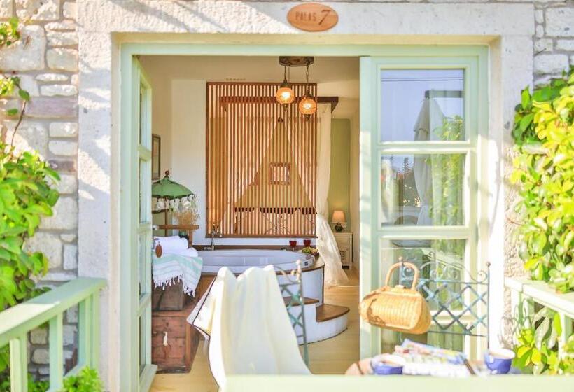 בית מלון כפרי Palas Alaçatı   Adult Only