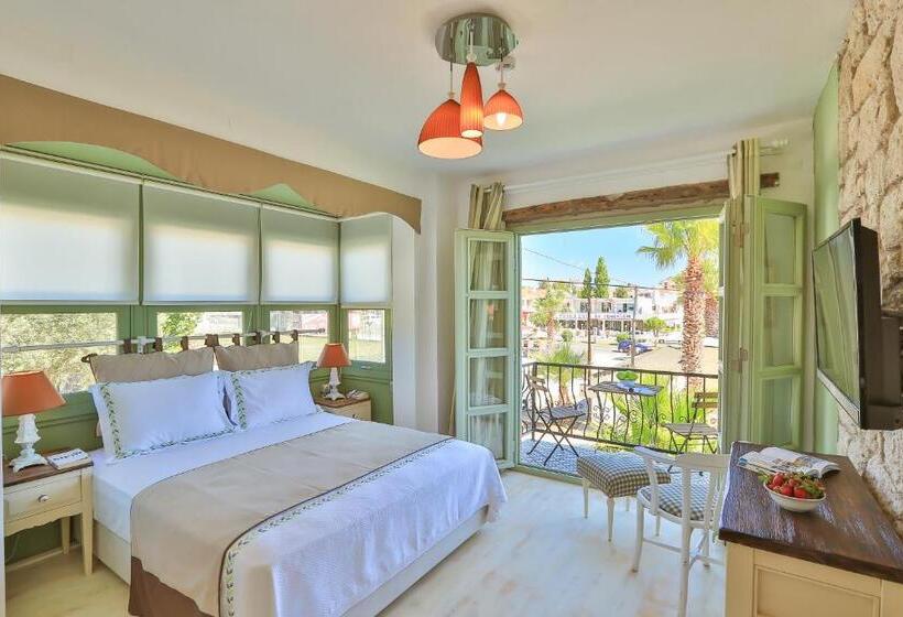 בית מלון כפרי Palas Alaçatı   Adult Only