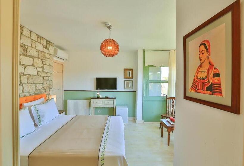 هتل Palas Alaçatı   Adult Only