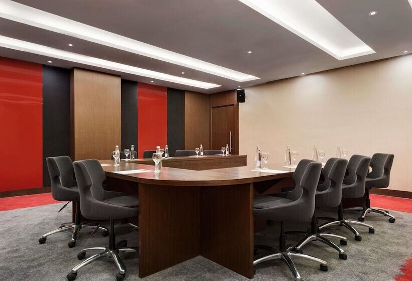 בית מלון כפרי Ramada Encore By Wyndham Eskisehir