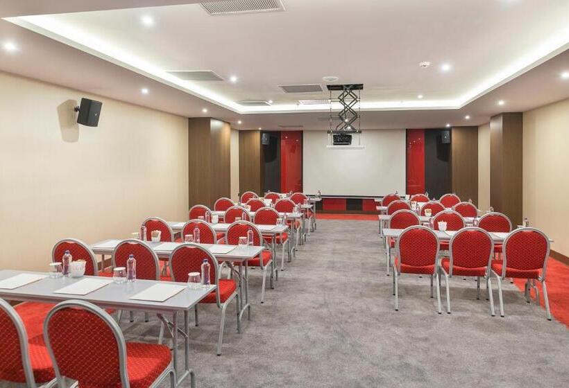 בית מלון כפרי Ramada Encore By Wyndham Eskisehir