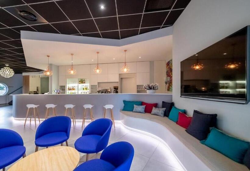 ホテル Sous Les Pins