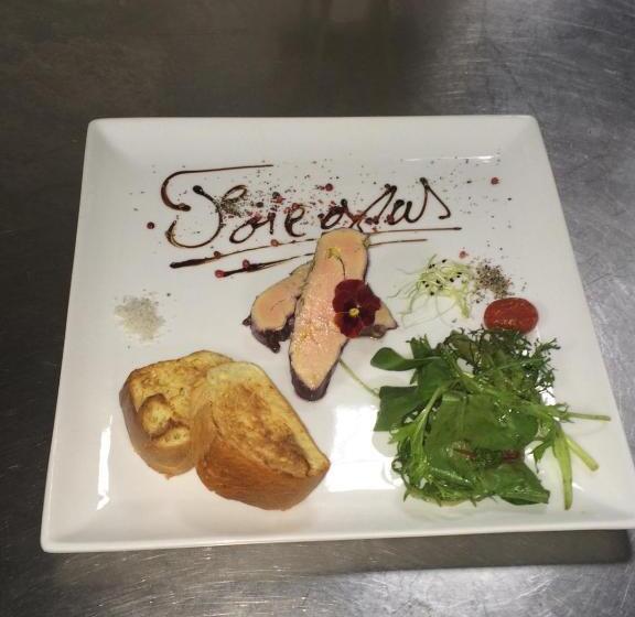 ホテル Sous Les Pins