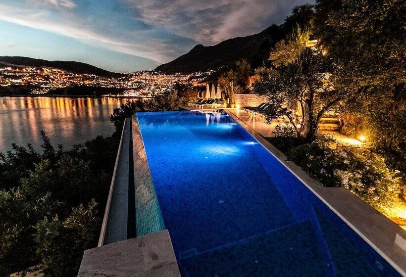 酒店 Villa Mahal   Adults Only